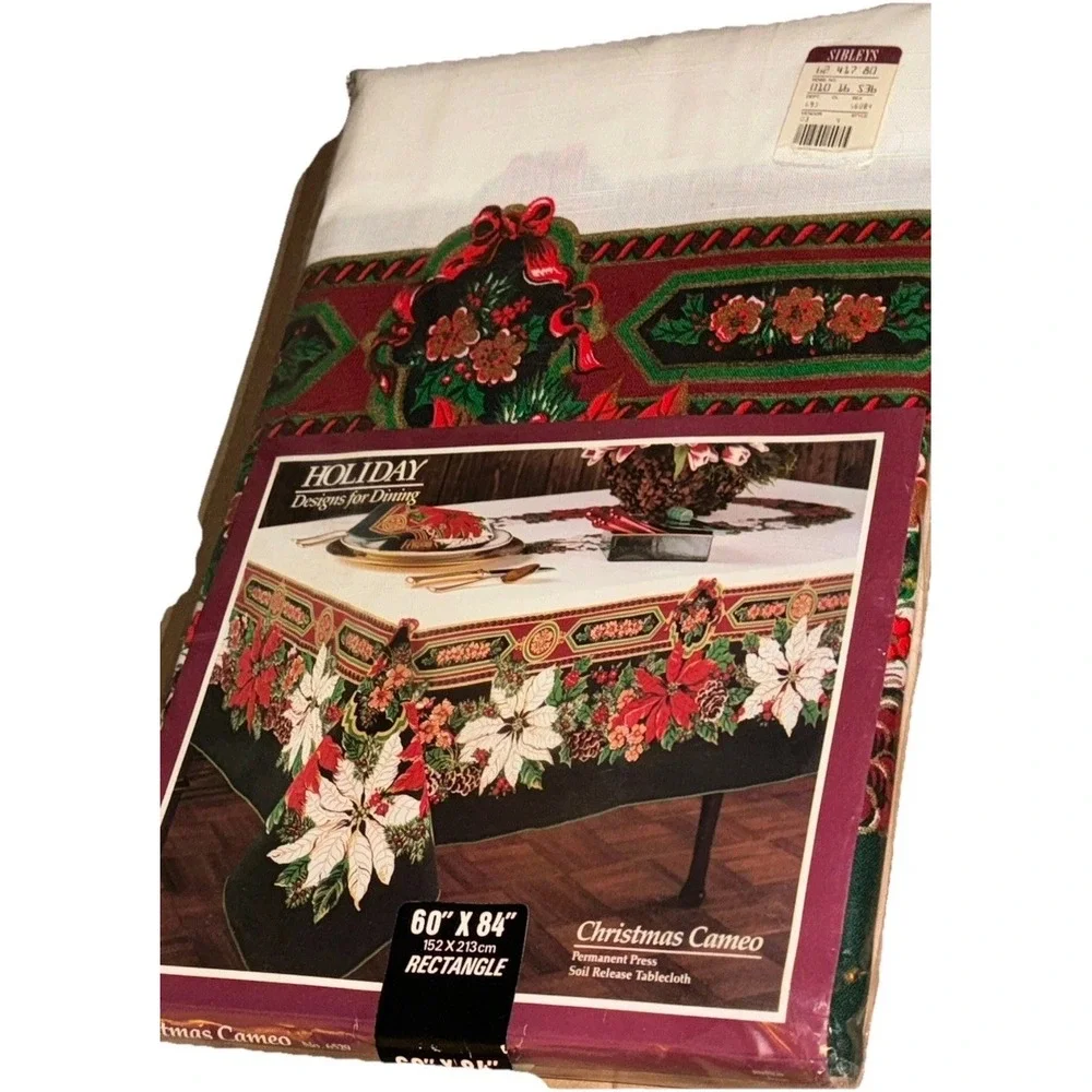 Holiday Designs For Dining Tablecloth Poinsettias 60 X 84